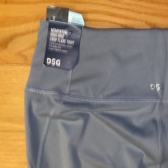 NWT DSG Womens Momentum Crop Flare Leggings in size M - Picture 8 of 10